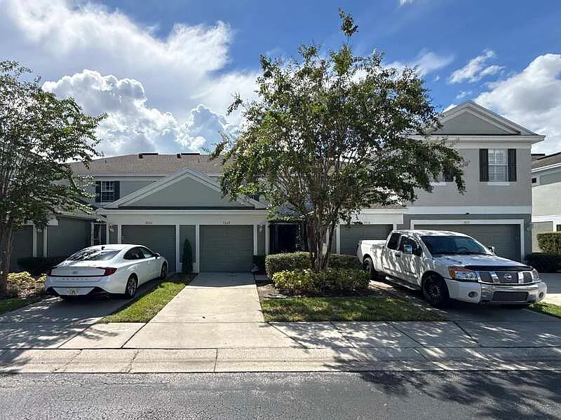 2 bed, 2.5 bath, 1240 sqft, $1,950 — Photo 2