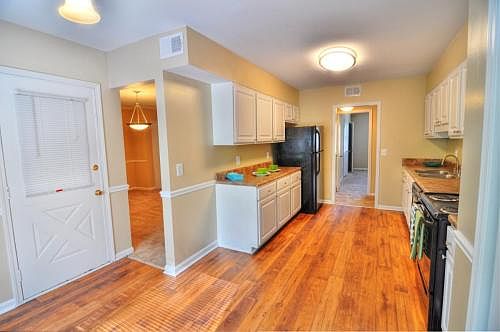 2nd image of 1851C Briarcliff Cir NE