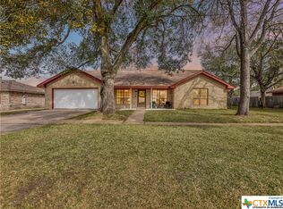 1107 NE 9th St, Smithville, TX 78957