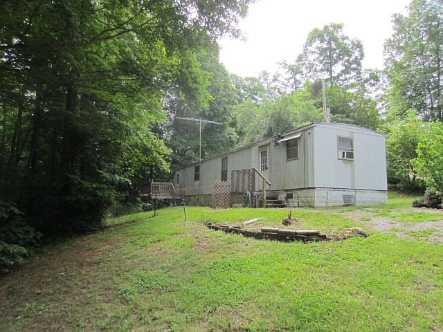 2nd image of 143 Dogwood Ln