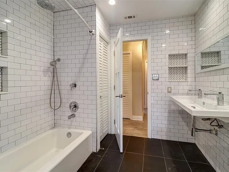 2958 Meadow Wood Dr — Photo 28
