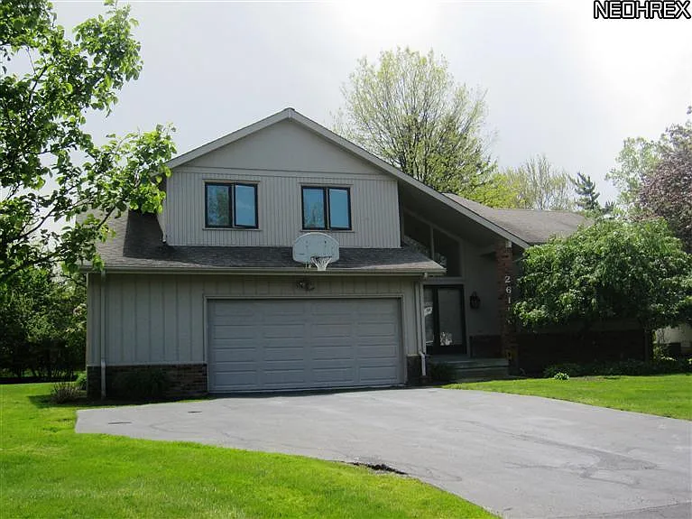 26150 Fairmount Blvd photo 1