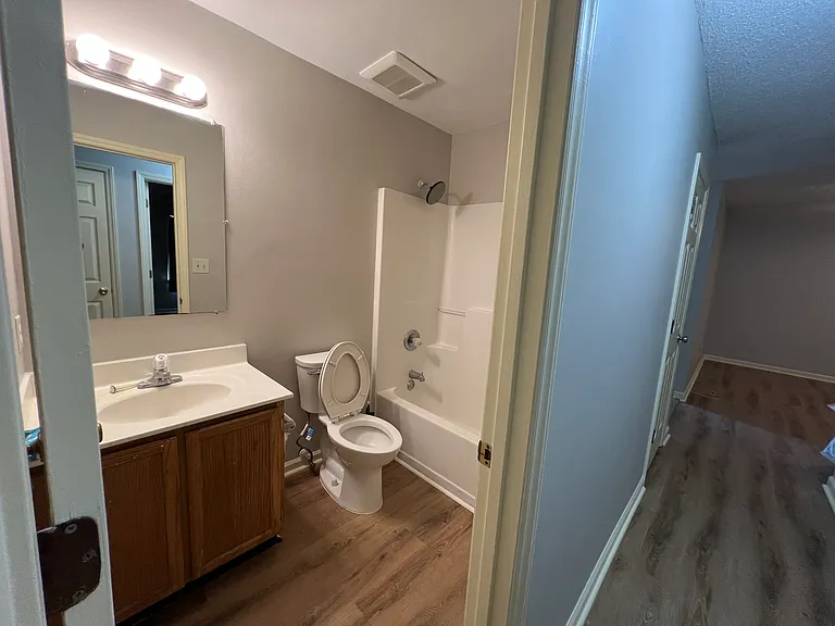 3860 Green Point Dr — Photo 7
