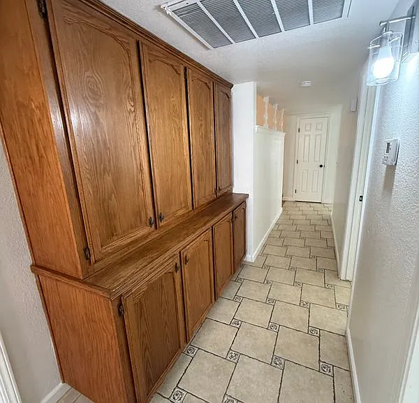 2704 Pinewood Dr — Photo 13