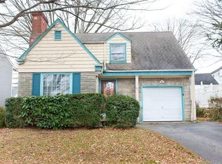 261 Toilsome Pl, Bridgeport, CT 06606