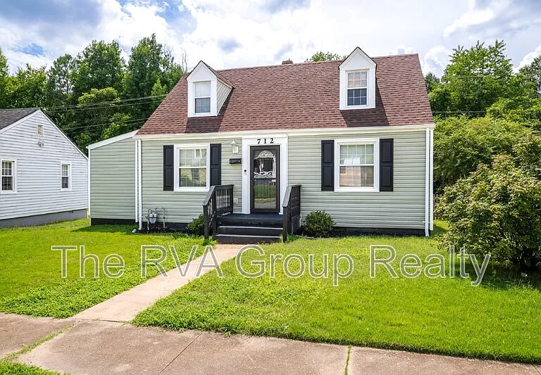 712 Hill Top Dr — Photo 3