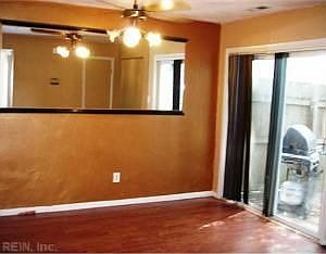 3rd image of 5949 Blackpoole Ln