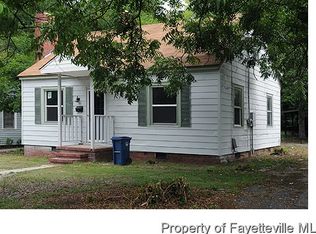 220 S Windsor Dr, Fayetteville, NC 28301