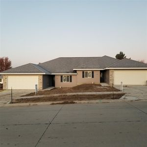 1119 W Meadow Rdg, Norfolk, NE, 68701