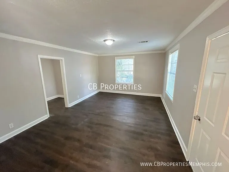 1018 McEvers Cir — Photo 5