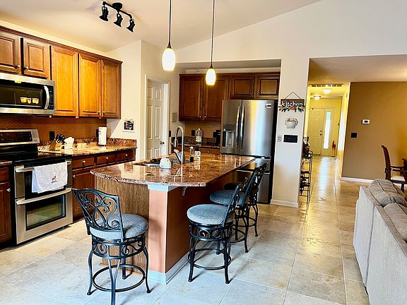 5th image of 725 Bonita Loop