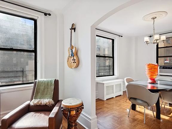 4th image of 514 W End Ave APT 12A