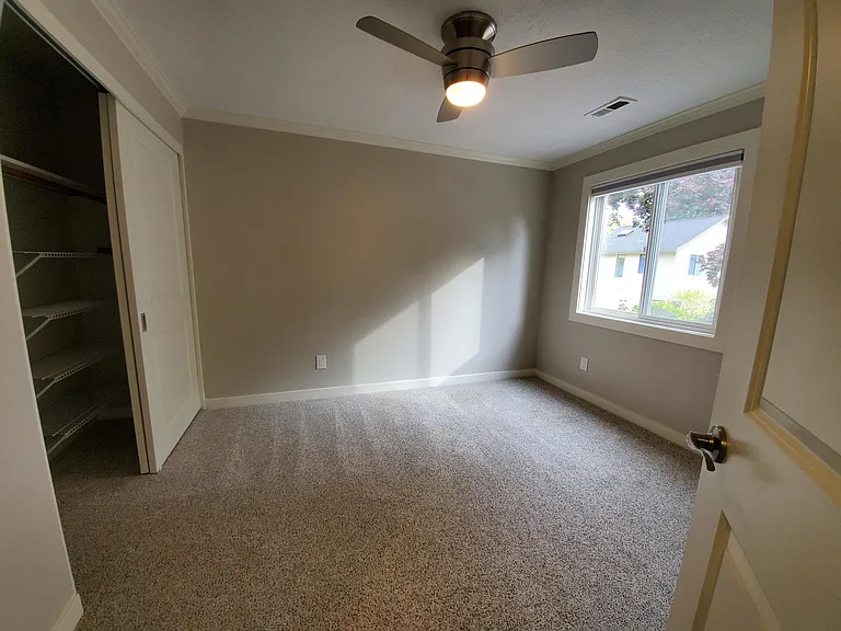 14290 SW Hall Blvd — Photo 7