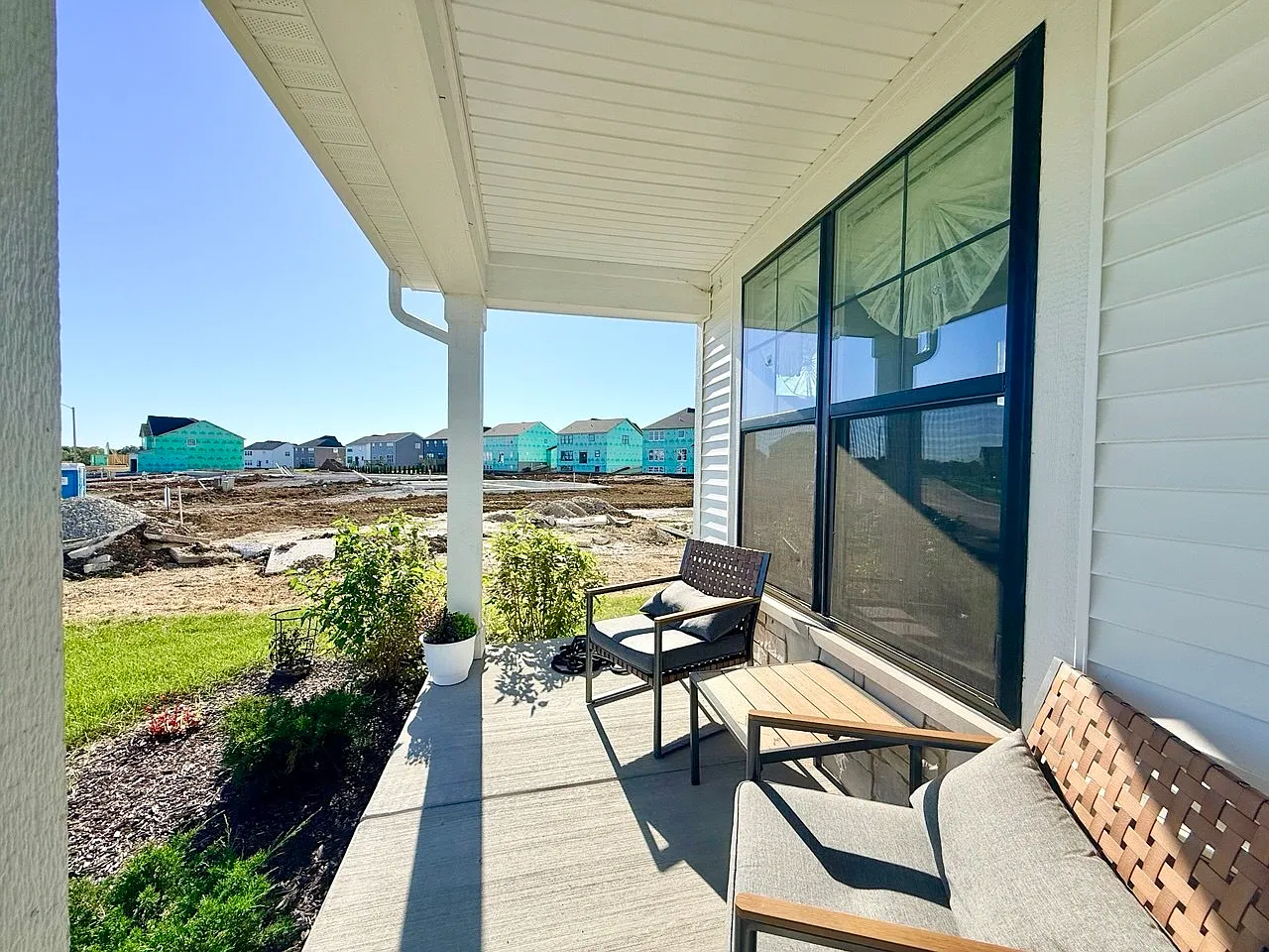 3 bed, 2564 sqft, $4,300 — Photo 2