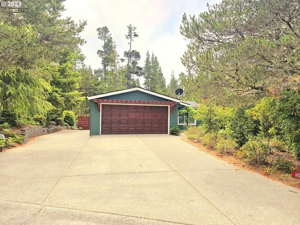 150 42nd Way, Florence, OR 97439