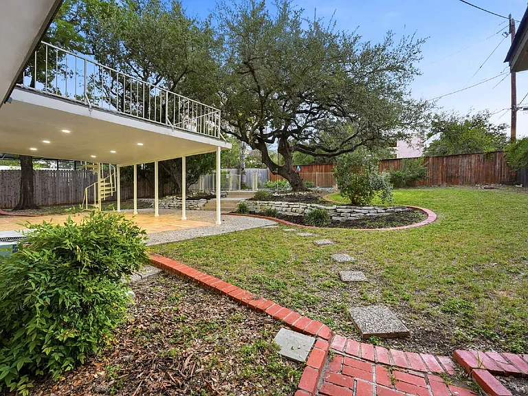 8607 Norwich Dr — Photo 38