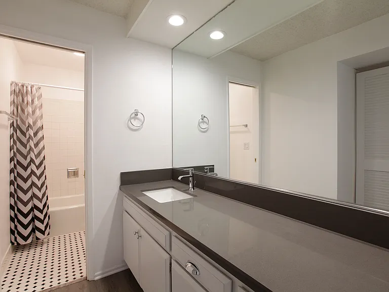 601 Westholme Ave #301 — Photo 20