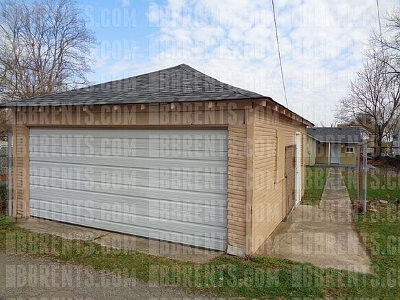 4th image of 643 Syracuse Ave