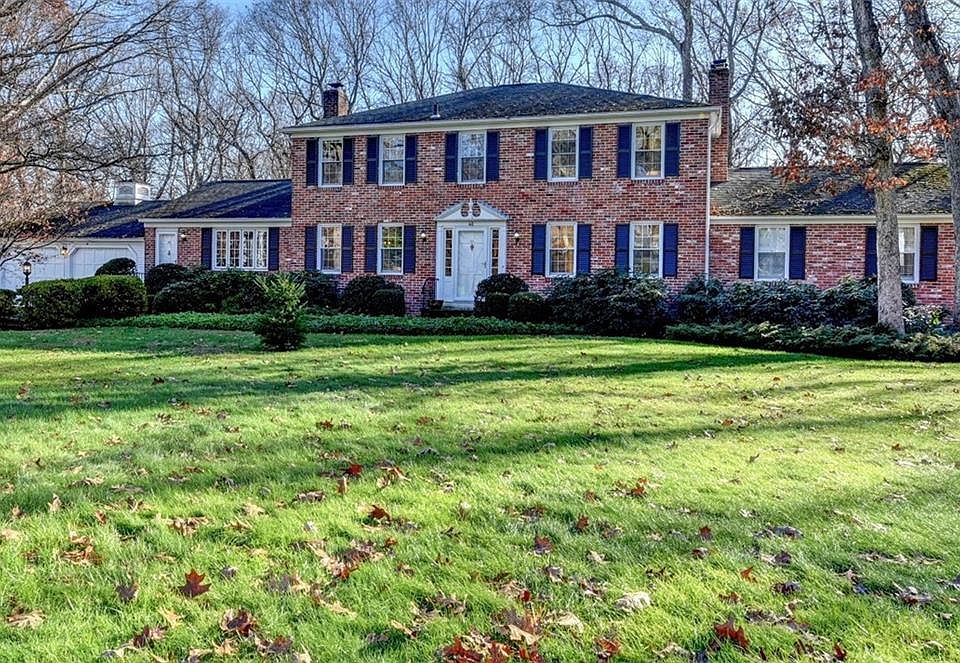 1st image of 40 Tamarack Dr