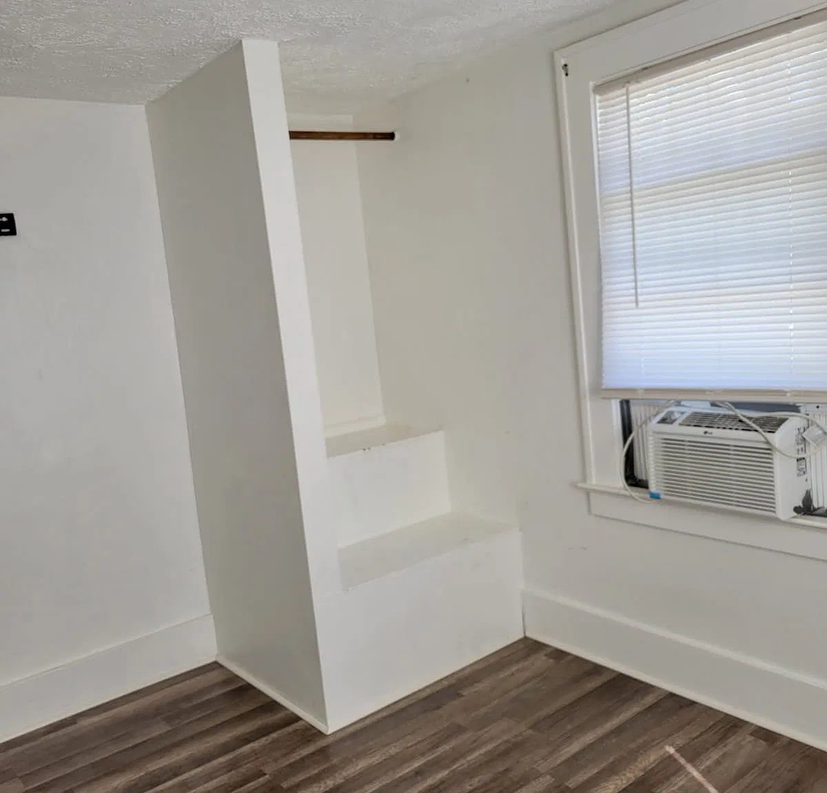 28 Merrill St — Photo 4