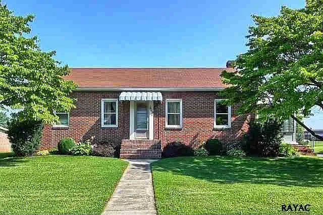 509 Maple Ave photo 1