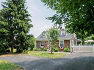 1326 Hope St, Bristol, RI 02809