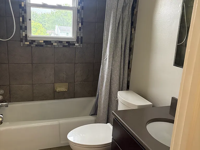 530 Sherwood Dr — Photo 1