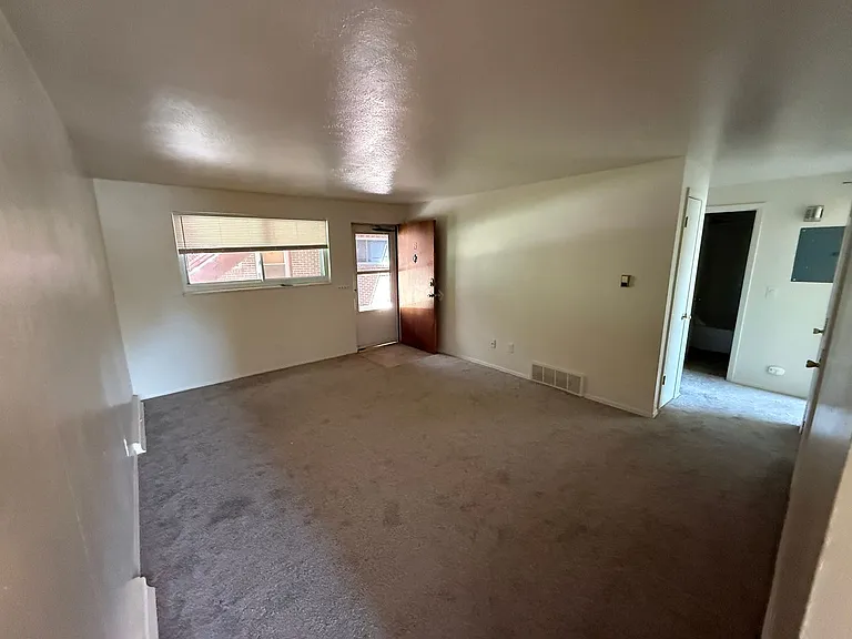 225 Terry St — Photo 14