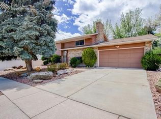 4506 Ridgeglen Rd, Colorado Springs, CO 80918