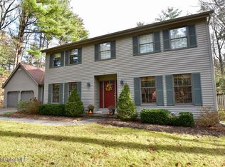 10 Brook Hollow Rd, Ballston Lake, NY 12019