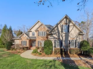 5752 Natoma Rd, Lake Wylie, SC 29710