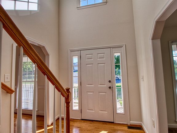 4-5WW-Interior-Entry_08192021