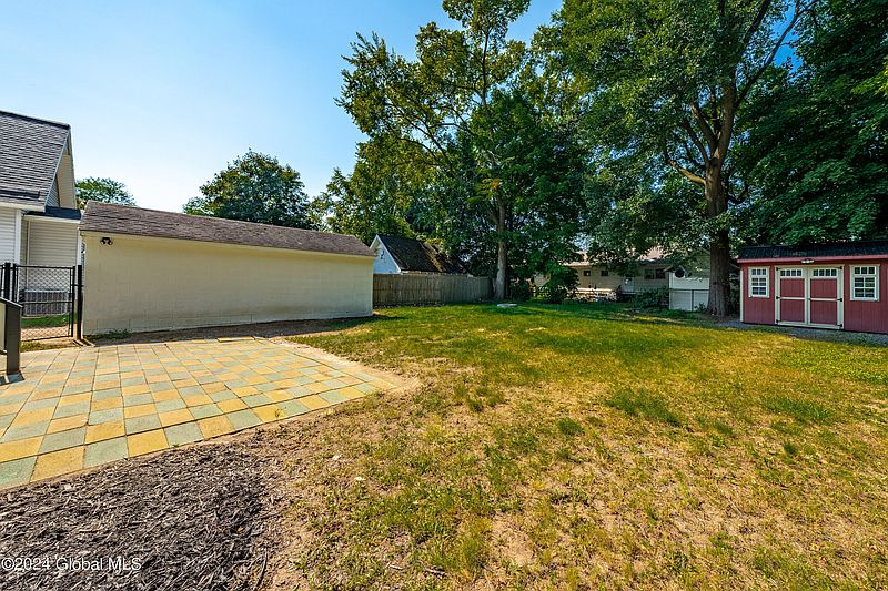5th image of 1110 Floral Avenue