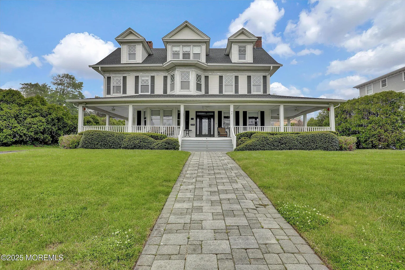 48 Neptune Avenue photo 1