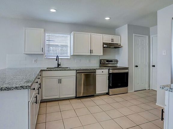 4th image of 7043 Rockergate Dr