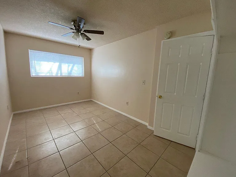 1236 Wall Ave #2 — Photo 7