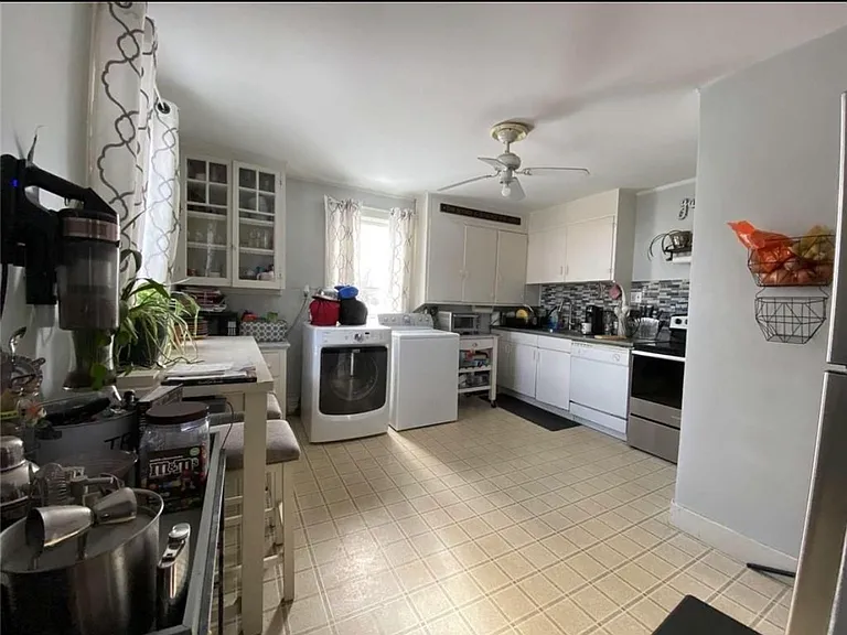 19 Vernon Ave #2 — Photo 7