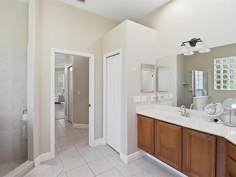 1124 Cypress Loft Pl — Photo 35