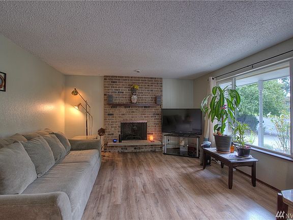 4th image of 9701 72nd Avenue Ct E
