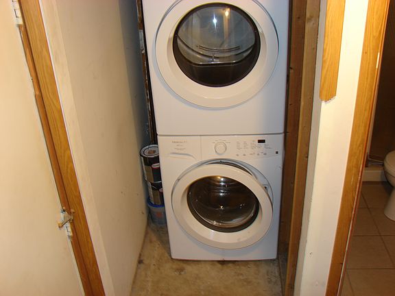 washer dryer included