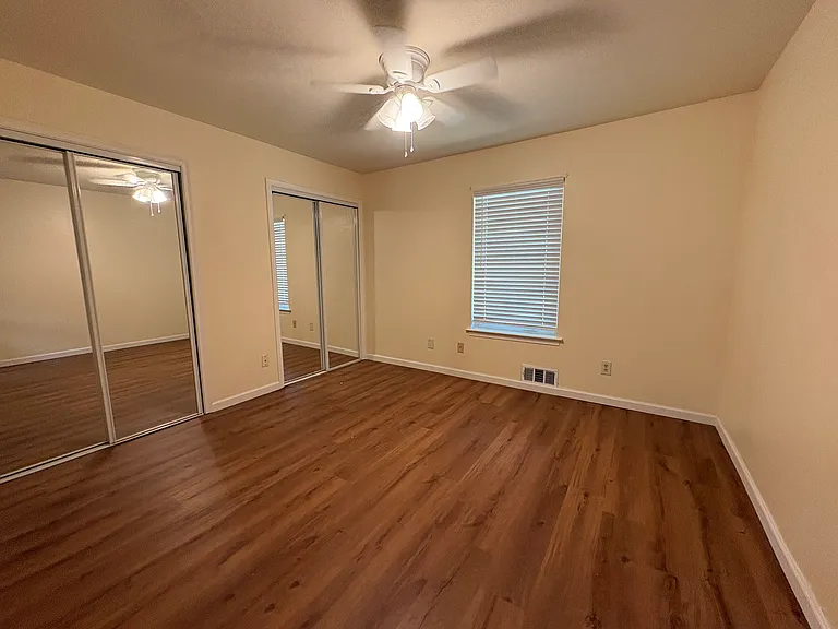 615 Oak Forest Dr — Photo 18