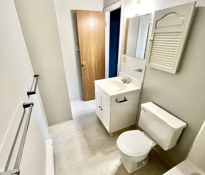 361 E Maple St #D — Photo 15