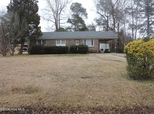 1318 Hunters Rd, New Bern, NC 28562