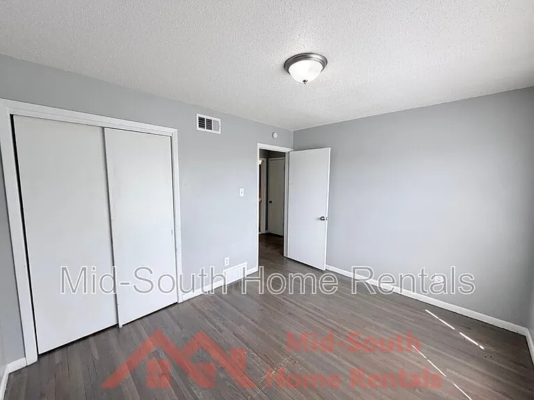 3969 Southlawn Ave #6 — Photo 8