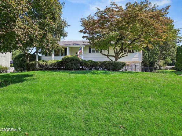 9 Heather Drive, Manalapan, NJ 07726