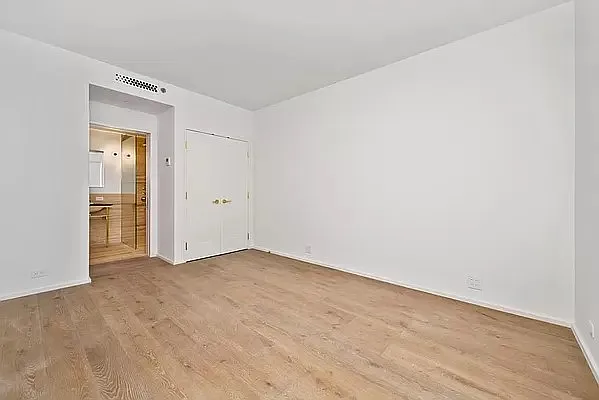 Sold by New York Casas Ltd. | media 4