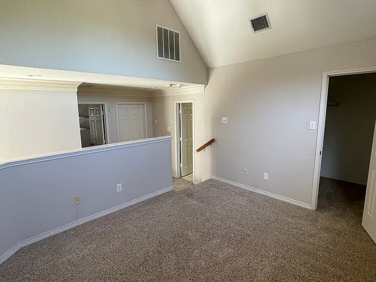 425 Waterside Dr — Photo 14