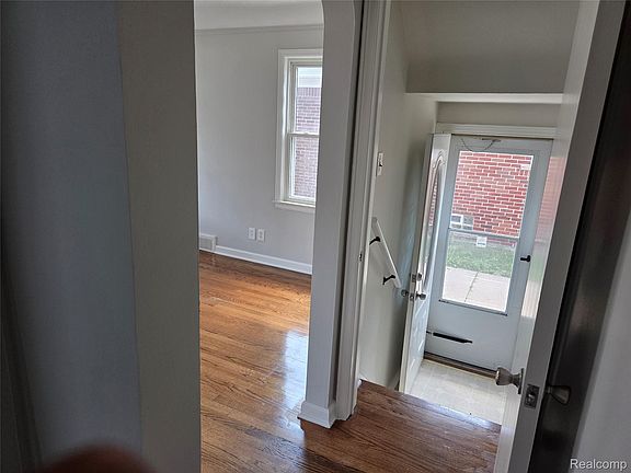 2nd image of 23912 Hollander St