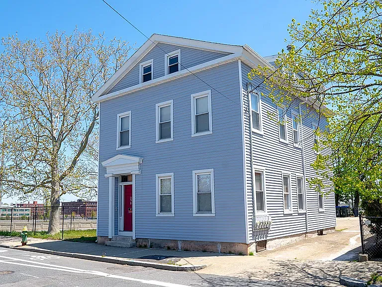 350 Pine St #2F — Photo 1
