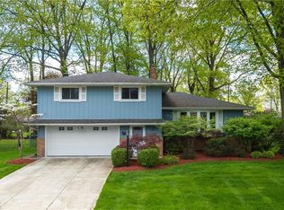 940 E Meadowlawn Blvd, Seven Hills, OH